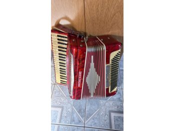 Vendo acordeon a piano 120 bajos impecable EXCELSIOR