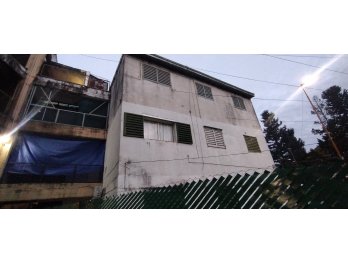 Vendo dpto 3 dormitorios en pyarque Gazzano U$S 38000