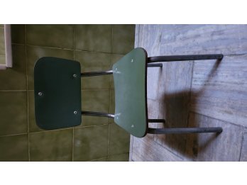 Sillita de caño y formica