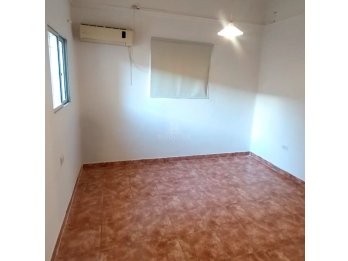 Venta de casa más dpto en calle Villaguay