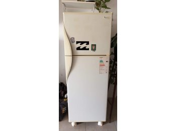 HELADERA CON FREEZER EN VENTA EN FUNCIONAMIENTO