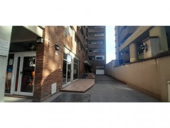 Venta cochera pleno centro cívico.