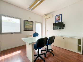 VENDO HERMOSA OFICINA EN EDIFICIO CON AMENITIES, EN EL PARQU