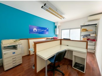 VENDO HERMOSA OFICINA EN EDIFICIO CON AMENITIES, EN EL PARQU