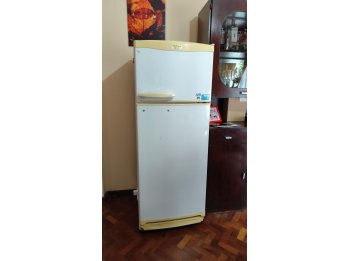Vendo heladera con freezer