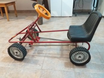 Carting rojo a pedales