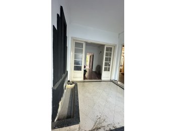 vendemos Casa, calle sta.fe, casi Cervantes bajamos precio!