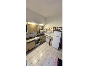 vendemos Casa, calle sta.fe, casi Cervantes bajamos precio!