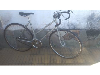BICICLETA R-28 MEDIA CARRERA