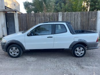 FIAT STRADA 1.4 WORKING AA DC  AÑO 2.013