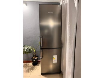 VENDO HELADERA