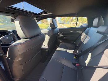 TOYOTA YARIS S 1.5 CVT. 0 KM 2025. Recibo vehiculos