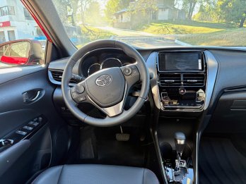 TOYOTA YARIS S 1.5 CVT. 0 KM 2025. Recibo vehiculos