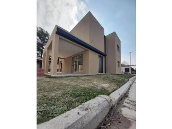Duplex - 3 habitaciones en VENTA - Antonio Crespo
