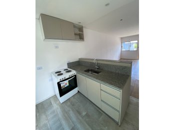 VENDO CASA 2 DORMITORIOS Y COCHERA - DON BOSCO. Y BRASIL