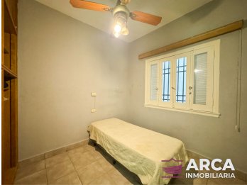 VENDO CASA CON AMPLIO TERRENO EN ZONA CENTRO