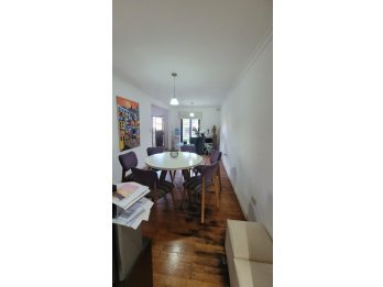 VENDO IMPORTANTE CASA EN CALLE VILLAGUAY 972