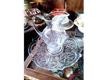 Vendo jarra con plato de cristal antigua