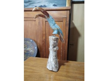 Vendo estatua de tucán hecha en mármol de 46 cm