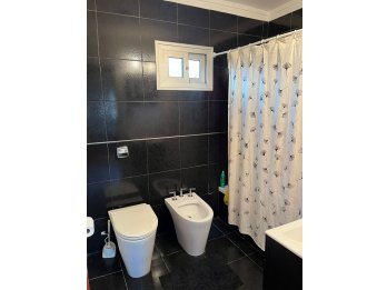 VENDO HERMOSA PROPIEDAD BARRIO LOMAS DEL GOLF