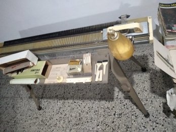 Maquina Tejer Knittax S9 + Varios accesorios originales + Re
