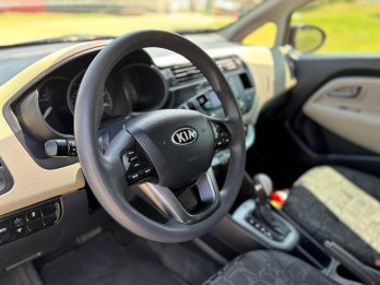 KIA RIO LX. Recibo vehículos de menor y mayor valor