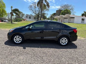 KIA RIO LX. Recibo vehículos de menor y mayor valor