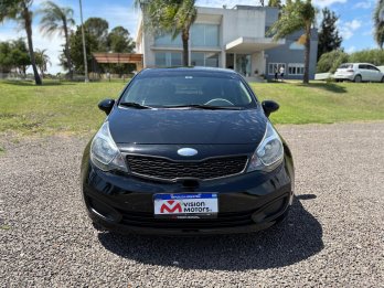 KIA RIO LX. Recibo vehículos de menor y mayor valor
