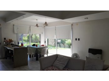 VENDO LINDA CASA 2 DORM - Bº TRIBUNALES (Z/GOLF)
