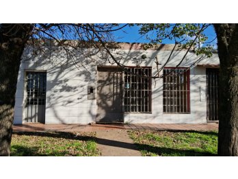 VENDO GALPON + CASA + 2 LOCALES: SOBRE GARRIGÓ