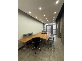 ALQUILER - Hermosas oficinas en calle Moreno