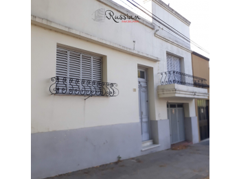ALQUILO CASA PARA CONSULTORIOS, OFICINAS, VIVINEDA.