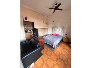 HERMOSA CASA EN ZONA EX HIPODROMO, CALLE 3 DE FEBRERO.
