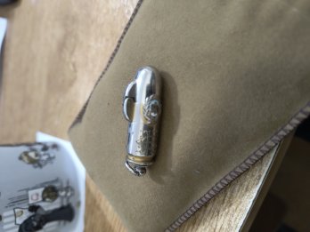 Vendo antiguo encendedor a bencina bala con sello