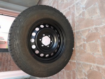 Rueda nueva de toyota hilux.