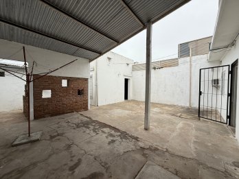 Zona COTO, Ituzaingó entre Italia y Libertad – Casa en Venta