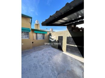 CASA EN ORO VERDE CALLE LAS CALANDRIAS, 2 DORM, 2 COCHERAS.