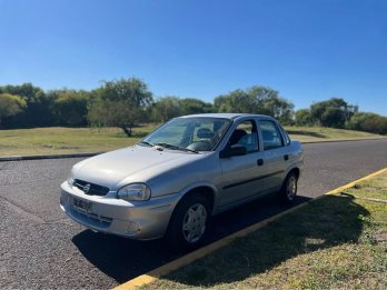 SE VENDE HERMOSO CORSA 1.6 NAFTA AIRE ALZA CRISTALES $6.4