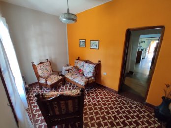 En venta - Casa 3 dormitorios - Calle La Rioja 672