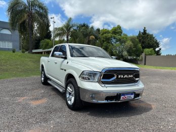 RAM 1500 5.7 V8 Laramie 4x4. Recibo vehículos