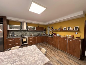 ✅️VENDO 4 DOR, 3 BAÑOS, 2 COCHERAS, JARDÍN U$S 380.00🔥