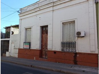 VENDO CASA 2DORM + DPTO 2DORM - PARAGUAY E/ITALIA Y PELLEGR