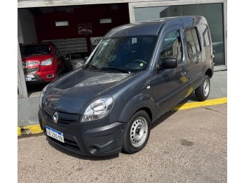 Kangoo 5 asientos 2017 $9.000.000 y cuotas