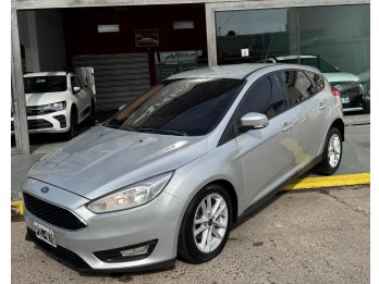Ford Focus 2015 / 1.6, 5 puertas $9.000.000 y cuotas