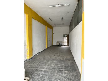 VENDO LOCAL A metros de 5 esquinas
