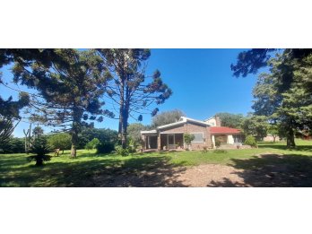 SE VENDE CASA CON GRAN TERRENO PARQUIZADO EN COLONIA ENSAYO‼