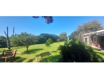 SE VENDE CASA CON GRAN TERRENO PARQUIZADO EN COLONIA ENSAYO‼