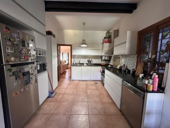✅️VENDO HERMOSA CASA ZONA PLAZA SAENZ PEÑA U$S 360.000🔥