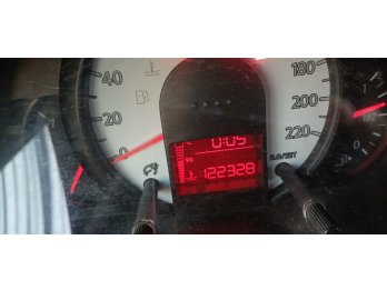 vendo auto  usado por motivo de viaje