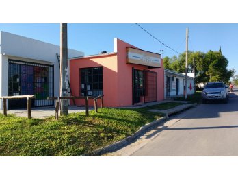 alquilo local con vivienda